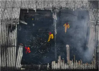  ??  ?? Locale in fiamme a inizio febbraio, palazzi e abitazioni adiacenti evacuati