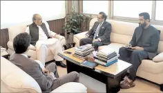  ?? ISLAMABAD
-APP ?? Federal Secretary Ministry Of IT and Telecommun­ication, Shoaib Ahmad Siddiqui in a meeting with Microsoft Country Director Shahzad Khan.