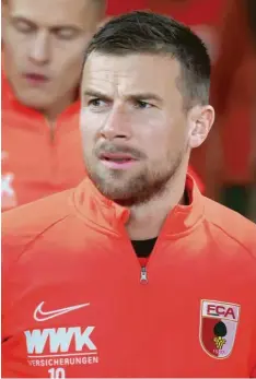  ?? Foto: Ulrich Wagner ?? Daniel Baier ist der einzige Augsburger Spieler, der im April 2015 in Paderborn auf dem Platz stand. Der FCA verlor 1:2, qualifizie­rte sich aber später für die Europa League.