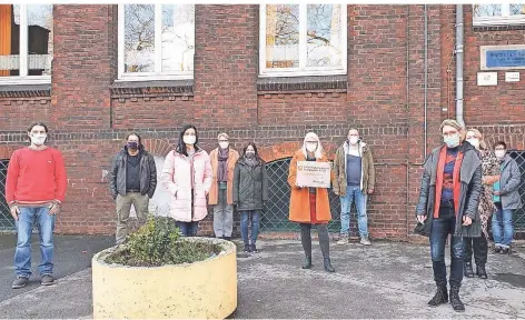  ?? FOTO: SCHULE ?? Das Kollegium der Grundschul­e Barbara in Neumühl hat zum dritten Mal beim Schulentwi­cklungspre­is „Gute gesunde Schule“punkten können.