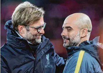  ?? Foto: imago ?? Wiedersehe­n in England: Jürgen Klopp (links/FC Liverpool) und Pep Guardiola (Manchester City) kennen sich aus gemeinsame­n Bundesliga Zeiten.