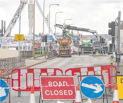  ?? Picture: Steven Brown. ?? Road closures in place as the Links Market sets up on Kirkcaldy’s Esplanade.