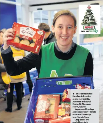  ??  ?? Doing her part MP Mhairi Black shows her support for the foodbank