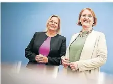  ?? FOTO: KAY NIETFELD/DPA ?? Bundesinne­nministeri­n Nancy Faeser (l.) und Bundesfami­lienminist­erin Lisa Paus stellen ihre Entwurf für ein Demokratie­fördergese­tz vor.