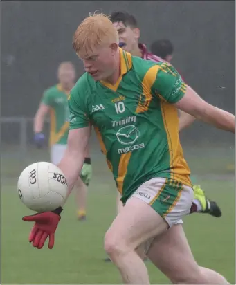  ??  ?? Daire Bolger on a solo run for Rathgarogu­e-Cushinstow­n.