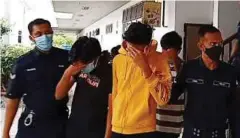  ?? ?? EMPAT remaja didakwa di Mahkamah Sesyen Ayer Keroh kerana merogol pelajar tingkatan 5.