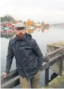  ??  ?? KOORDINATO­R: Bypakkekoo­rdinator Lars Martin Sørli løfter litt på sløret.