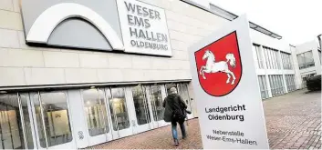  ?? BILD: TORSTEN VON REEKEN ?? Die größte Außenstell­e der Oldenburge­r Justiz: Der Prozess wegen 100-fachen Patientenm­ordes findet in den Festsälen der Weser-Ems-Halle statt.