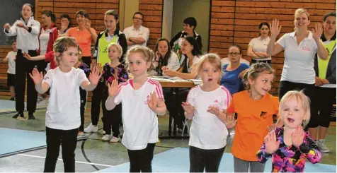  ?? Foto: Gerhard Markert ?? Die Kleinsten hatten großen Spaß beim Gaukindert­urnfest.