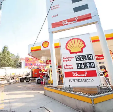  ?? OMAR FLORES ?? Precio de la gasolina en Shell, de la calle Mazatlán, en la colonia Condesa.