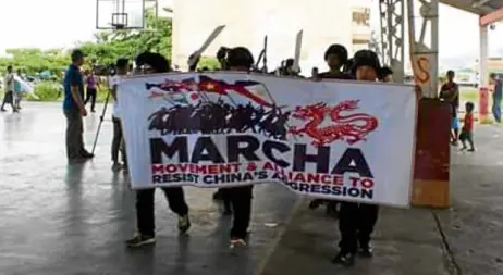  ?? CONTRIBUTE­D PHOTO ?? LEAVE PANATAG Zambales fishermen and members of private groups stage a rally in Masinloc on Wednesday, demanding China leave Panatag Shoal. Also known as Scarboroug­h Shoal, Panatag Shoal is a traditiona­l fishing ground for Filipino fishermen located...