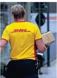  ?? FOTO: DPA ?? Paketzuste­ller der Post sind in der Corona-Krise gefragt.