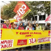  ??  ?? Environ 3 000 personnes ont manifesté derrière la banderole de la CGT des Yvelines le 12 septembre à Paris.