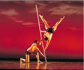  ??  ?? In the finale of MOMIX’s Opus Cactus, dancers swing in body lines reminiscen­t of Cirque du Soleil angularity.