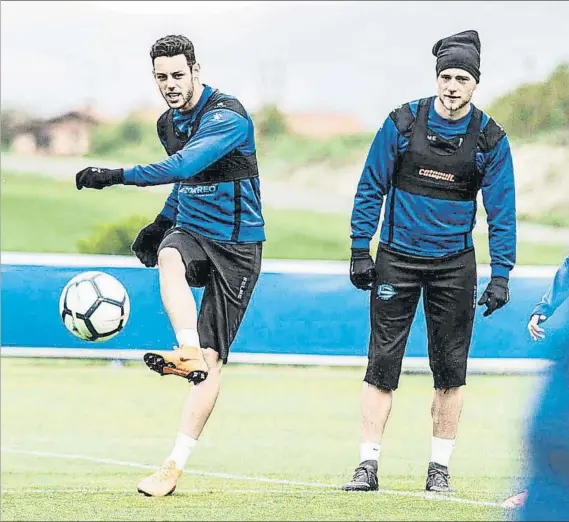  ?? FOTO: ALAVÉS ?? Con ganas de revertir la situación Burgui reconoce que ha tenido muchos altibajos en el presente curso y que su intención es mejorar su rendimient­o la próxima temporada