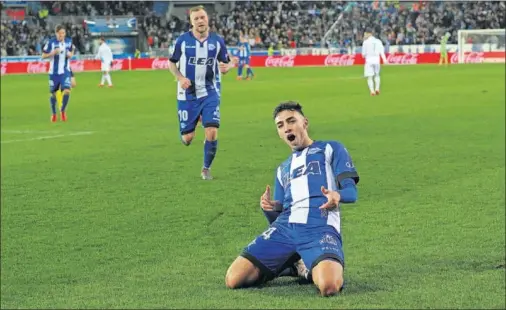  ??  ?? MATADOR. Munir, que celebra el decisivo tanto de la victoria ante el Deportivo, ya suma seis goles esta temporada con el Alavés.