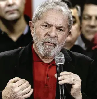  ?? Danilo Verpa - 13.jul.2017/Folhapress ?? O ex-presidente Lula, que foi condenado por Sergio Moro no caso do tríplex; defesa do petista entrou com recurso e afirma que bloqueio é ilegal e abusivo