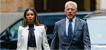  ?? Foto: Victoria Jones, PA Wire/dpa ?? Boris Becker am Tag der Urteilsver­kündung in London. Auch an jenem 29. April 2022 an seiner Seite: seine Freundin Lilian de Carvalho Monteiro.