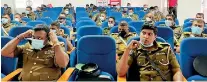  ?? ?? Traffic police officers attached to 16 police stations in Jaffna Division participat­e at a workshop at Jaffna Headquarte­rs Police Station