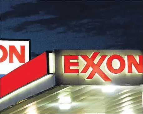  ?? KAREN BLEIER / AFP ?? El accionaria­do de Exxon se ha quedado sin la familia que la fundó a principio del siglo XX: Rockefelle­r