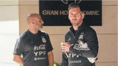  ?? RAFAEL MARIO QUINTEROS ?? Mate en mano. Lionel Messi en Bilbao: una sola vez fue suplente con Scaloni.