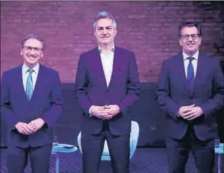  ?? QUIQUE GARCIA / EFE ?? Jaume Giró, Víctor Font y Toni Freixa en la Antiga Fàbrica de Estrella Damm