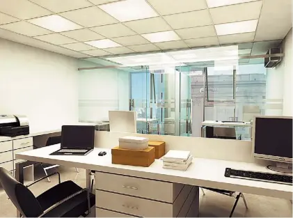  ??  ?? Flexibilid­ad. La oficina tipo se compone de 40 m2, superficie mínima para subdividir dos offices privados.