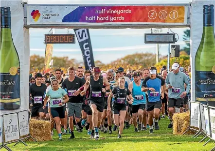  ?? BRYA INGRAM/STUFF ?? About 700 runners lined up for the start of the St Clair Vineyard Half-marathon on Saturday, with hundreds more joining the 12km and hybrid and walking events.