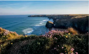  ??  ?? ABOVE The north coast of Cornwall provides plenty of inspiratio­n for St Eval’s gorgeous candles
LEFT & BELOW The new Retreat Collection invites you to take time out, and transform your mood with three new fragrances designed to help you relax