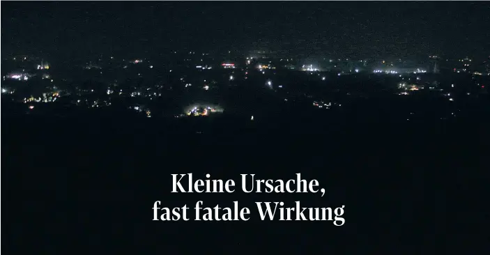  ??  ?? Vorigen Freitag hätte es in Europa beinahe so geendet wie in Pakistan vor einiger Zeit: Der Kontinent stand am Rande eines Blackouts.