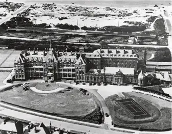  ??  ?? An aerial view of the Palace Hotel from an 1940s brochure.