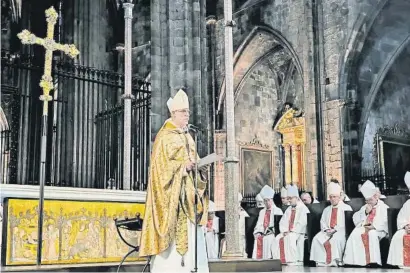  ?? ?? El ritual d’ordenació del nou bisbe es va celebrar diumenge davant de 1.300 assistents