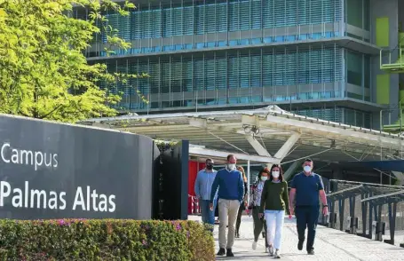  ?? KIKO HURTADO ?? Sede de Abengoa en Palmas Altas, en Sevilla, que ayer fue registrada