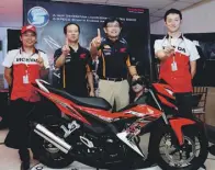  ??  ?? At Honda’s new-generation model launch (from left) are Honda Philippine­s product manager Elie Salamangki­t, Jr., Honda Philippine­s president Daiki Mihara, Honda Motors Japan Asia & Oceania Region COO Noriake Abe and AVP general manager Hideo Nishinaga.