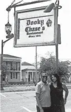  ?? JANÉE WOODS WEBER ?? Alvin Hall and Janée Woods Weber at Dooky Chase’s Restaurant in New Orleans.