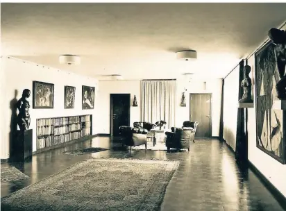  ?? FOTO: BERLINER BILDBERICH­T ?? Die Halle in Haus Lange, entworfen von Ludwig Mies van der Rohe — zwischen 1928 und 1930.