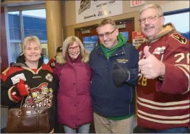  ?? GARY NYLANDER/The Daily Courier ?? From left are Sheryl Johnston, Lynn Osland, Bruce Osland and Don Johnston.