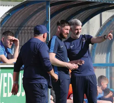  ?? ?? Tommy Canning and Mark Stafford considerin­g their options against Ards. Image: Mervyn Smyth