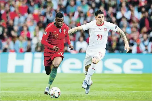 ?? JAN KRÜGER / GETTY ?? Nélson Semedo ahir al vespre durant el partit de la Lliga de Nacions entre Portugal i Suïssa