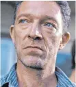  ?? FOTO: DPA ?? Antoine (Vincent Cassel) strapazier­t die Familie vor allem durch seine Unbeherrsc­htheit.