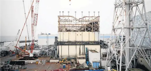  ??  ?? Tragédia. Reator nuclear da usina de Fukushima, em junho de 2017: acidente causado por um terremoto seguido de tsunami, em marco de 2001