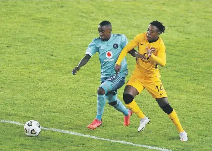  ?? /Gallo Images ?? Thembinkos­i Lorch of Orlando Pirates and Kgaogelo Sekgota of Kaizer Chiefs during their Carling Black Label Cup match at Orlando Stadium in August last year.