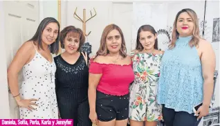  ??  ?? Daniela, Sofía, Perla, Karla y Jennyfer