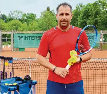  ?? Foto: Georgiev ?? Kann seiner Arbeit derzeit nicht nachgehen: Ivan Georgiev ist gewöhnlich als Tennistrai­ner des TC am Brandl Neuburg, TSV Burg‰ heim und TSV Ober‰/Unterhause­n tätig.