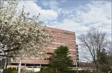  ?? Alexander Soule / Hearst Connecticu­t Media ?? The Main Avenue facade of the MerrittVie­w office building just off the Merritt Parkway in Norwalk.