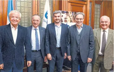  ?? Uia ?? Betnaza, Acevedo, Peña, Lopetegui y Álvarez Saavedra, ayer en la UIA