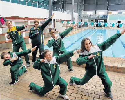  ??  ?? UP AND AWAY: Buffalo City biathle and triathle athletes will be representi­ng South Africa at the World Championsh­ips taking place in Spain this week. From left, front, is Liam Prime, Luke Tinhof, Samantha Mouton and back, Rodney Westgate, Anita Louw,...