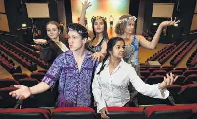  ?? PHOTO: GREGOR RICHARDSON ?? The scene is set . . . Young thespians (from left) Chloe Robertson (17), of Dunedin, Billy Thomas (17), of Westport, Geena Hutton (17), of Auckland, Warna Karunanaya­ke (17), of Rotorua, and Caley McCulloch (15), of Tauranga, prepare to take the stage for the Shakespear­e Globe Centre New Zealand (SGCNZ) National Shakespear­e Schools Production in Dunedin.