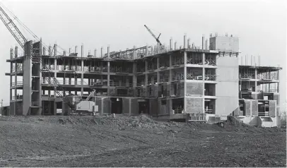  ?? THE COMMERCIAL APPEAL ?? Methodist Hospital North is shaping up at 3960 Covington Pike on March 4, 1977. The hospital opened in July 1978.