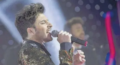  ??  ?? El cantante murciano Blas Cantó, en una actuación en Televisión Española.